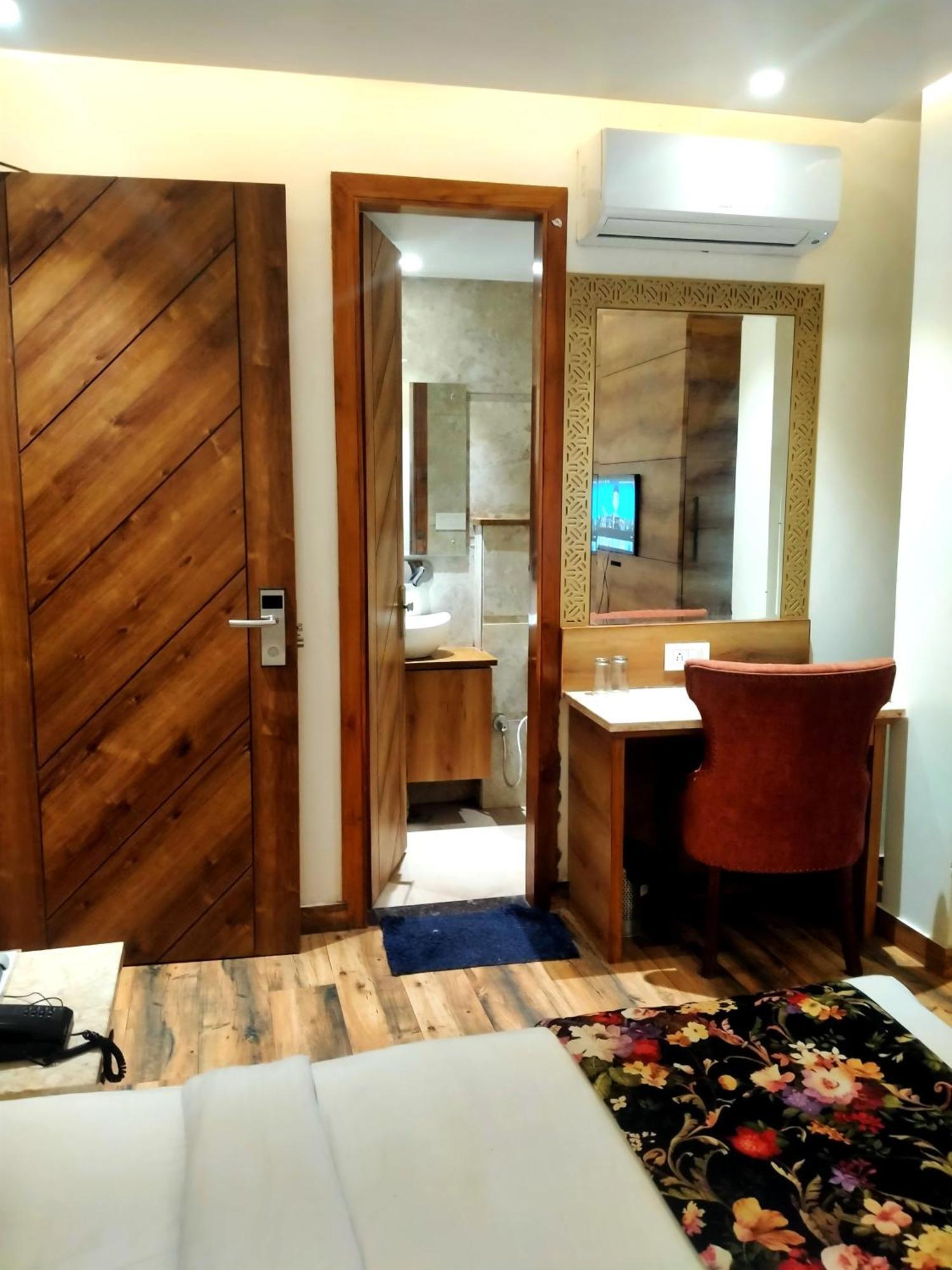 Hotel Rv Golden أمريتسار المظهر الخارجي الصورة