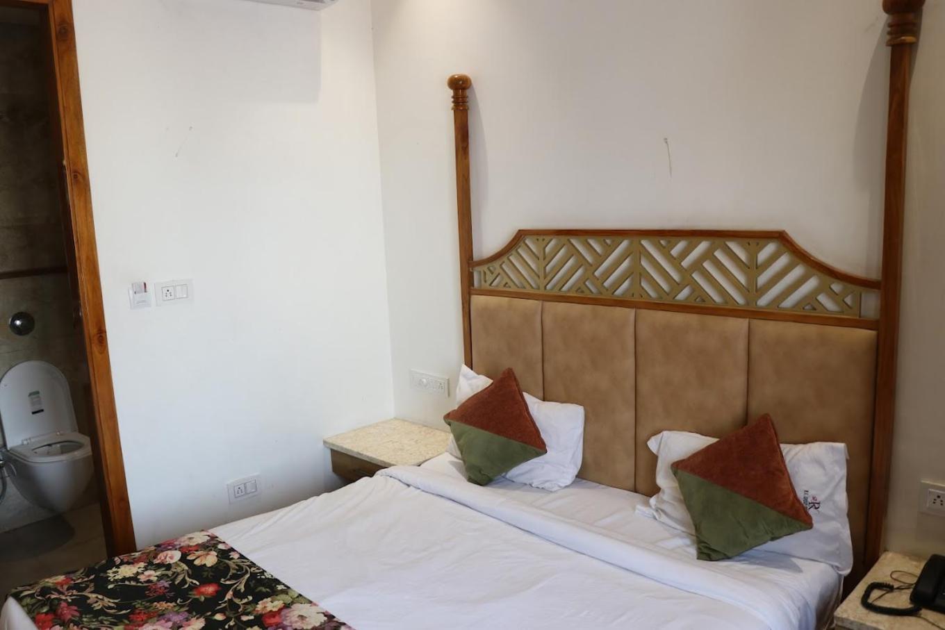Hotel Rv Golden أمريتسار المظهر الخارجي الصورة